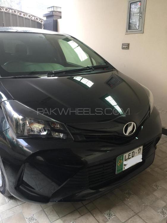 Toyota Vitz 2014 for Sale in Lahore Image-1