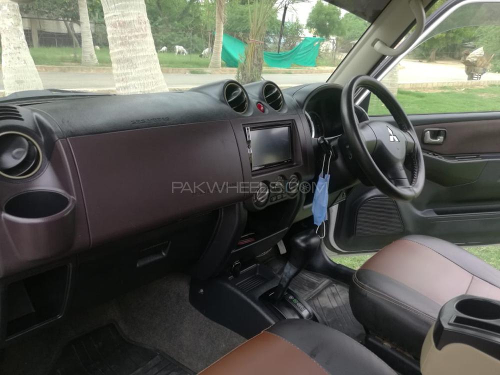 Mitsubishi Pajero Mini 2011 for Sale in Karachi Mitsubishi Pajero Mini 2011 for Sale in Karachi Image-9