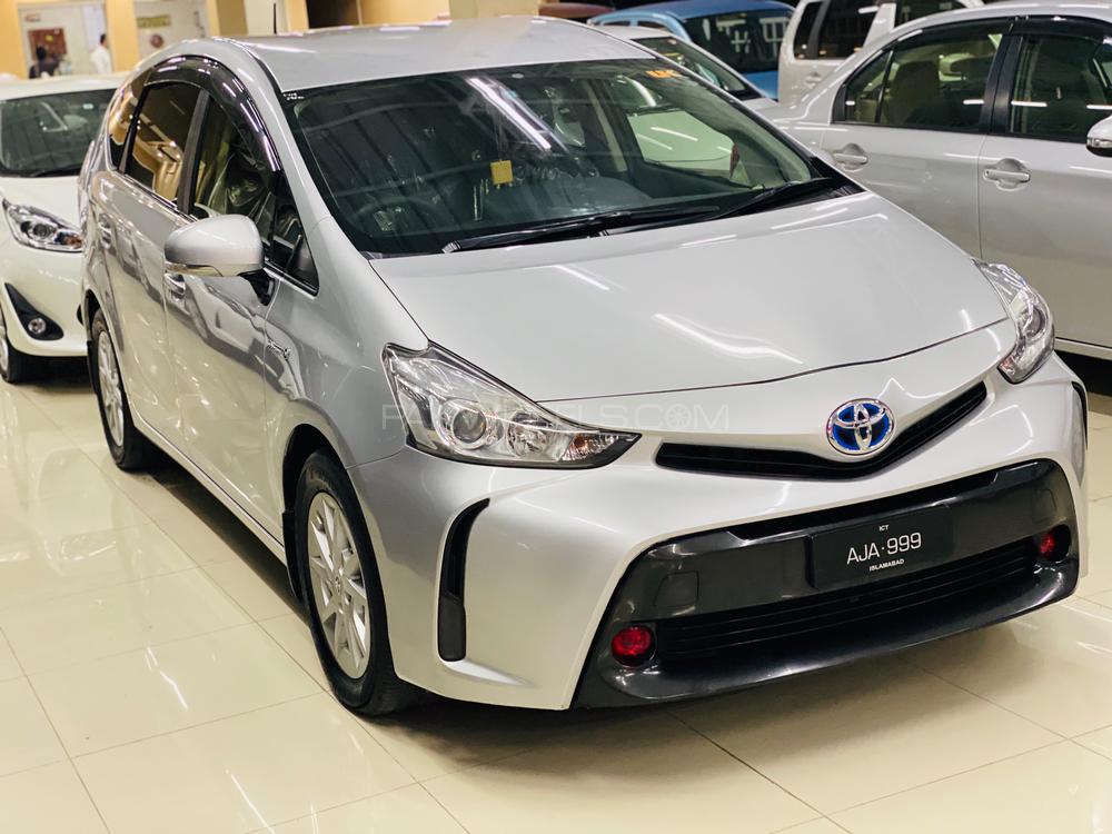 Toyota Prius Alpha 2015 for Sale in Peshawar Image-1