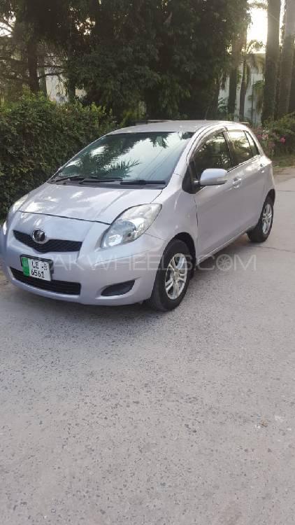 Toyota Vitz 2015 for Sale in Gujrat Image-1
