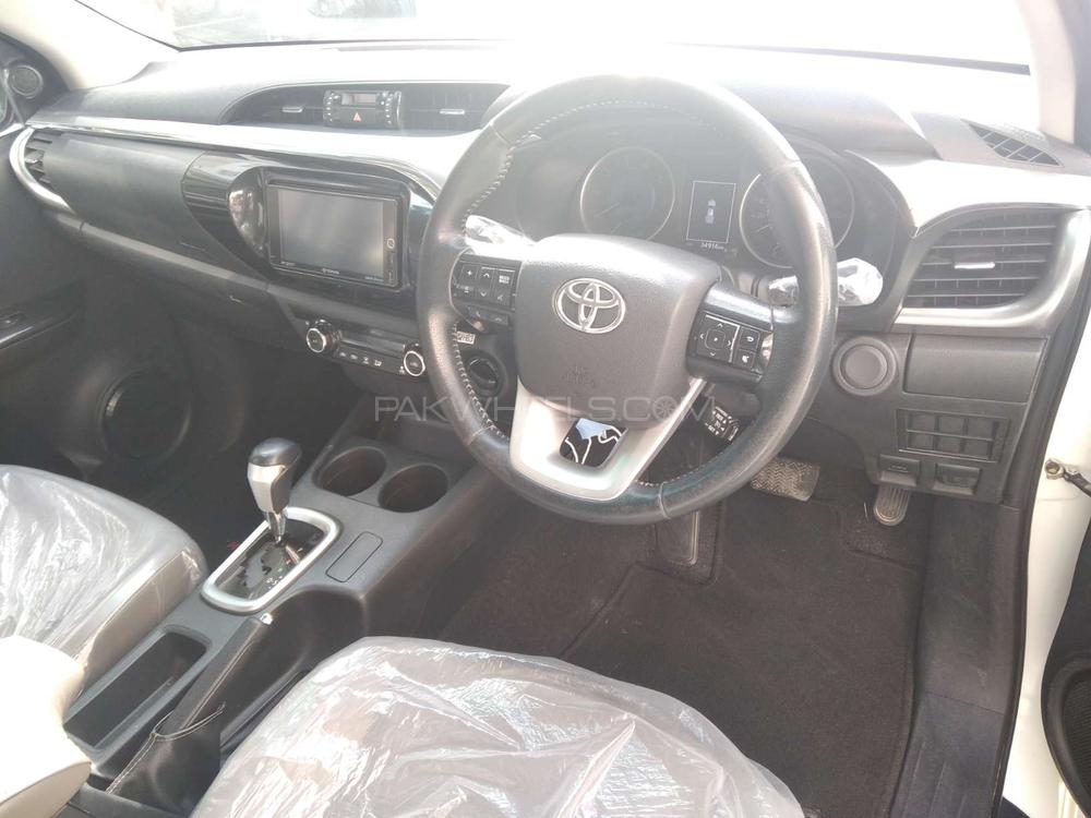 Toyota Hilux 2017 for Sale in Karachi Toyota Hilux 2017 for Sale in Karachi Image-3