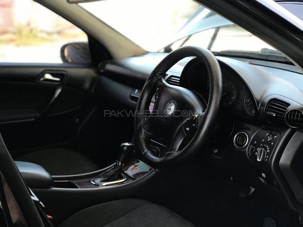 Mercedes Benz C Class 2006 for Sale in Peshawar Mercedes Benz C Class 2006 for Sale in Peshawar Image-8
