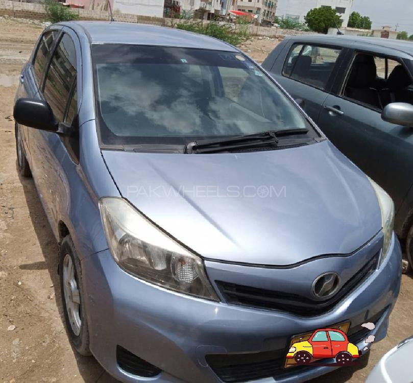 Toyota Vitz 2012 for Sale in Karachi Image-1