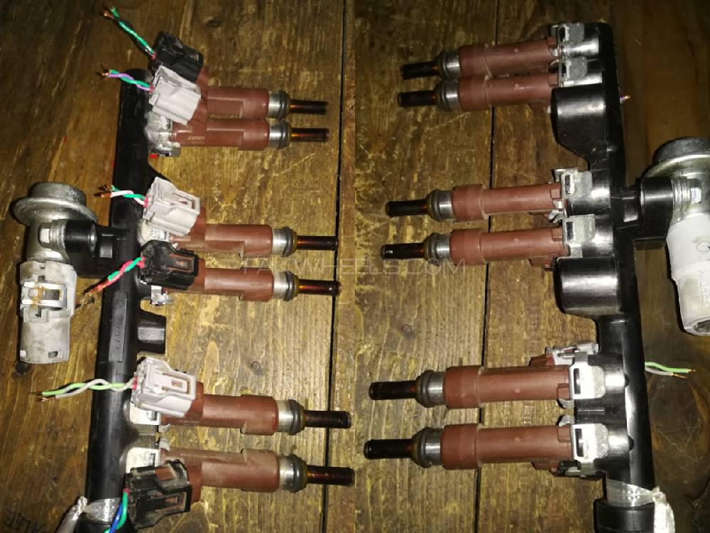 Daihatsu Mira Fuel Injector Image-1