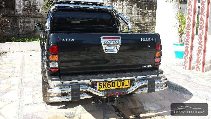 Toyota Hilux 2010 for Sale in Kashmir Image-1