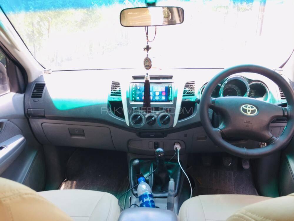 Toyota Hilux 2011 for Sale in Lahore Toyota Hilux 2011 for Sale in Lahore Image-6