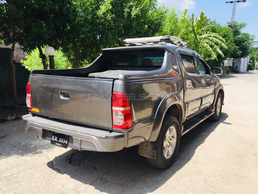 Toyota Hilux 2011 for Sale in Lahore Toyota Hilux 2011 for Sale in Lahore Image-5