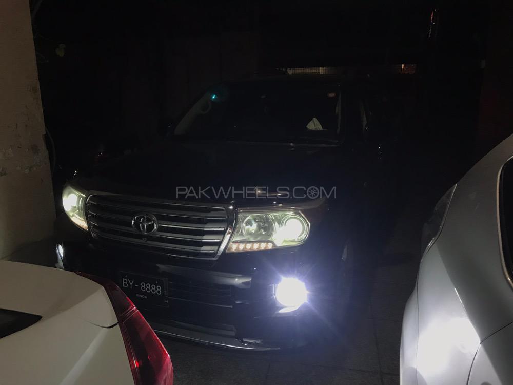 Toyota Land Cruiser - 2012  Toyota Land Cruiser - 2012  Image-3
