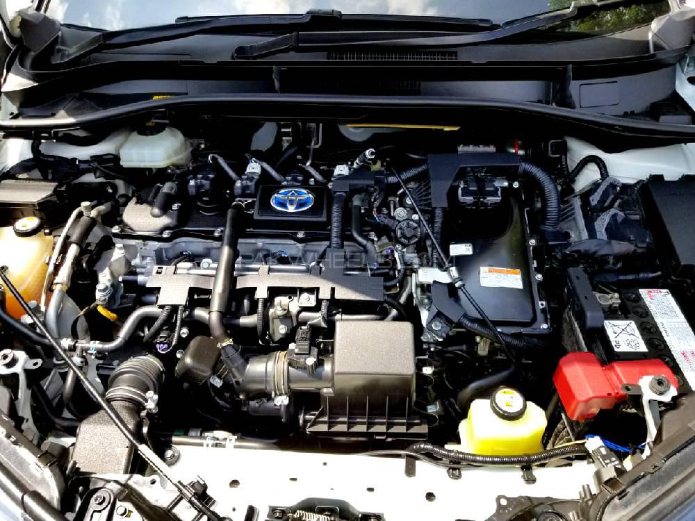 Toyota C-HR 2017 for Sale in Lahore Toyota C-HR 2017 for Sale in Lahore Image-11