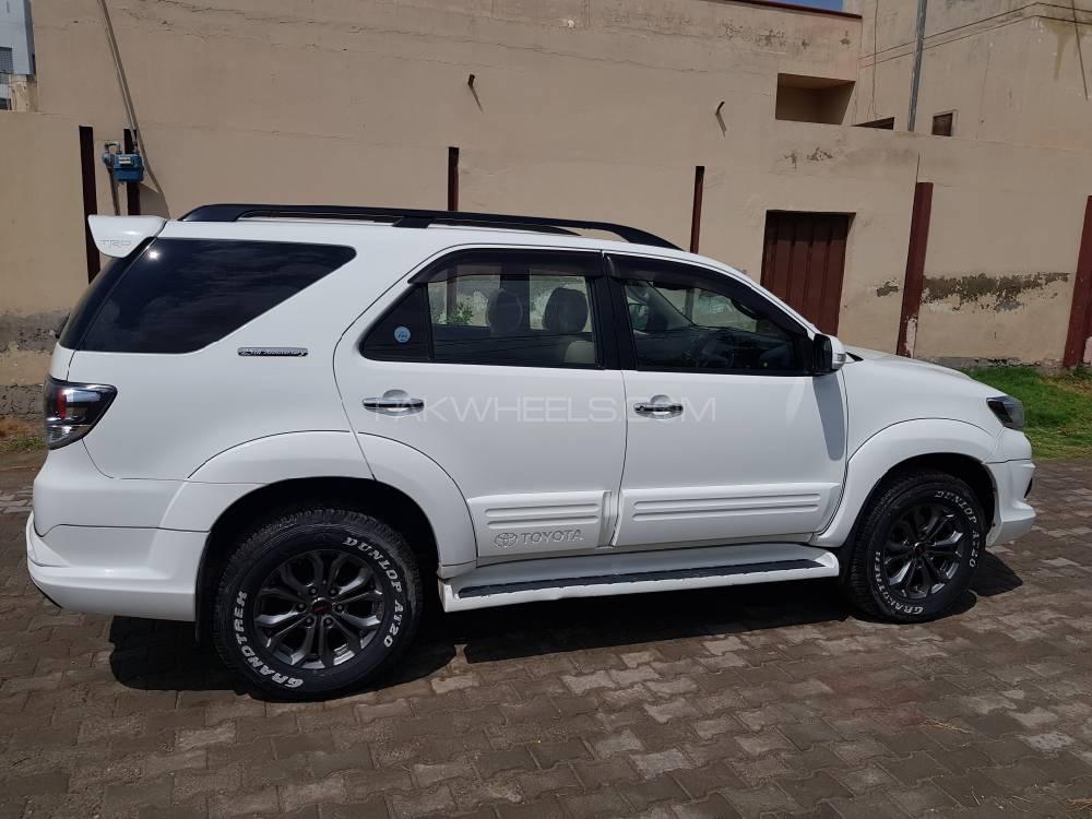 Toyota Fortuner 2016 for Sale in Multan Toyota Fortuner 2016 for Sale in Multan Image-3