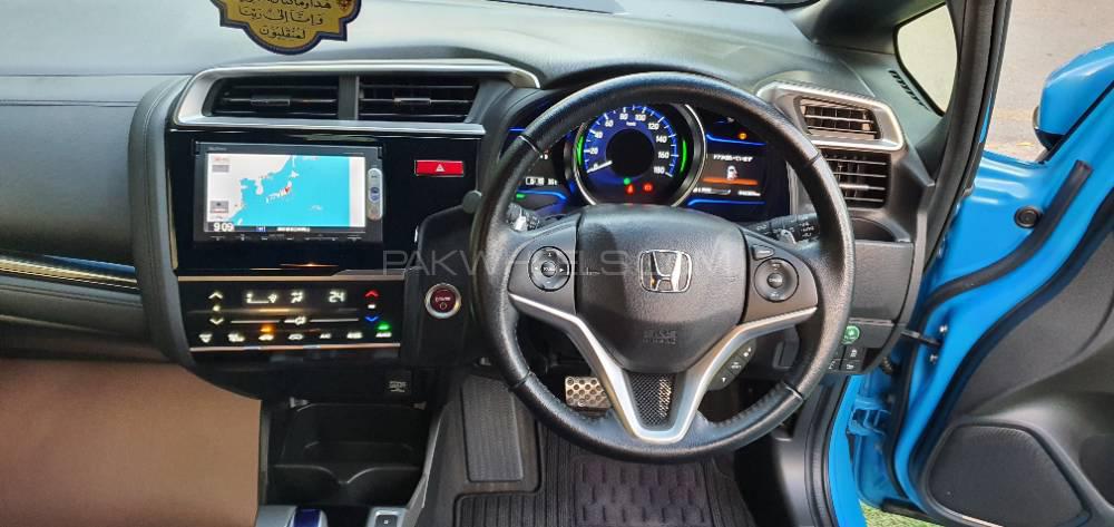 Honda Fit 2016 for Sale in Lahore Honda Fit 2016 for Sale in Lahore Image-17