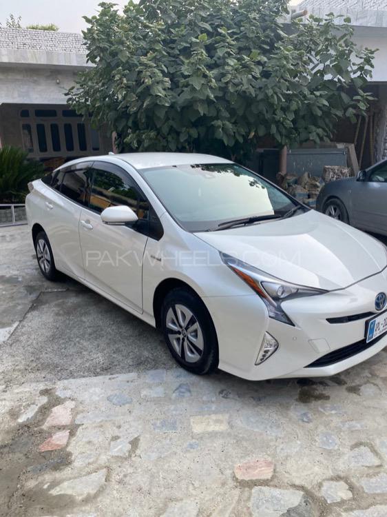 Toyota Prius 2018 for Sale in Nowshera cantt Image-1