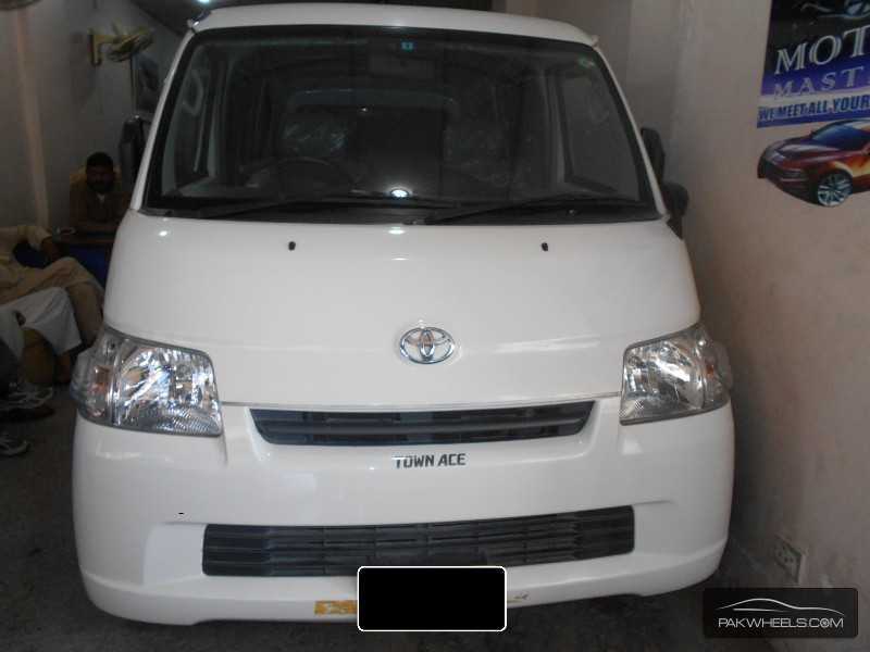 Toyota Hiace 2008 for Sale in Karachi Image-1
