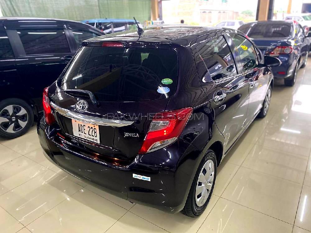 Toyota Vitz 2014 for Sale in Peshawar Toyota Vitz 2014 for Sale in Peshawar Image-3