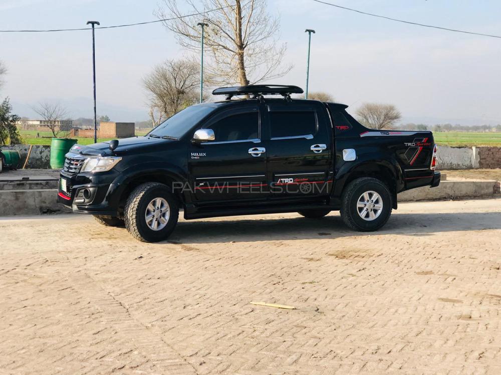 Toyota Hilux 2013 for Sale in Lahore Toyota Hilux 2013 for Sale in Lahore Image-6
