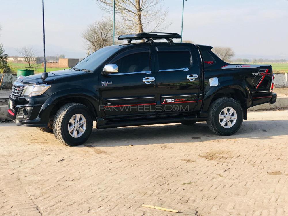 Toyota Hilux 2013 for Sale in Lahore Toyota Hilux 2013 for Sale in Lahore Image-8