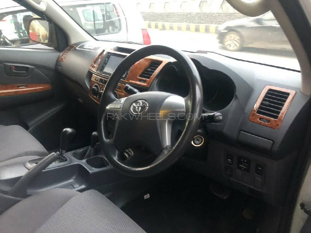 Toyota Hilux 2013 for Sale in Lahore Toyota Hilux 2013 for Sale in Lahore Image-9