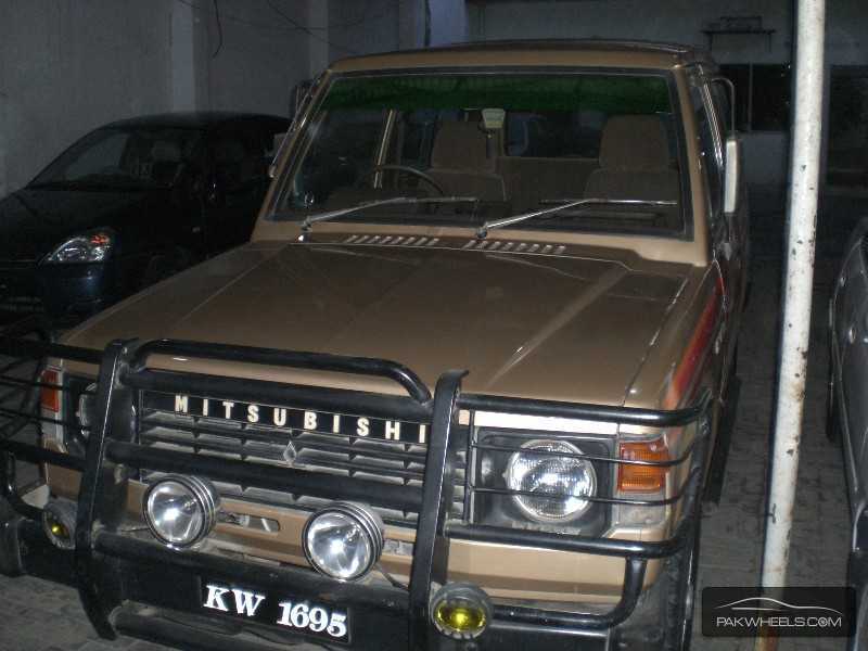 Mitsubishi Pajero 1986 for Sale in Multan Image-1