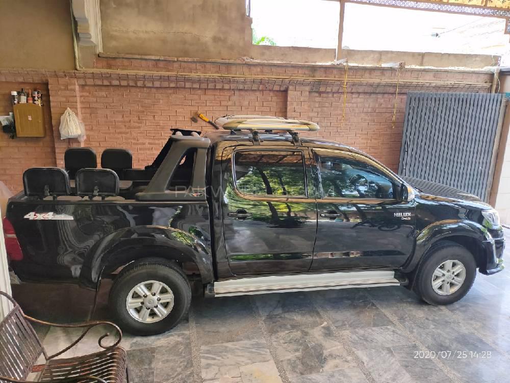 Toyota Hilux 2012 for Sale in Peshawar Image-1