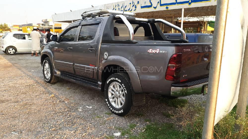 Toyota Hilux 2015 for Sale in Nowshera Image-1