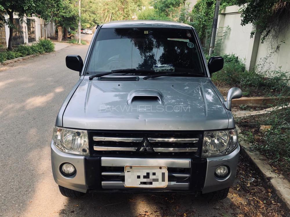 Mitsubishi Pajero Mini 2011 for Sale in Karachi Image-1
