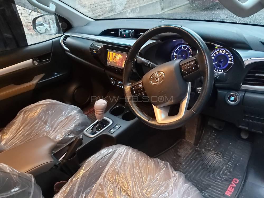 Toyota Hilux 2018 for Sale in Peshawar Toyota Hilux 2018 for Sale in Peshawar Image-8