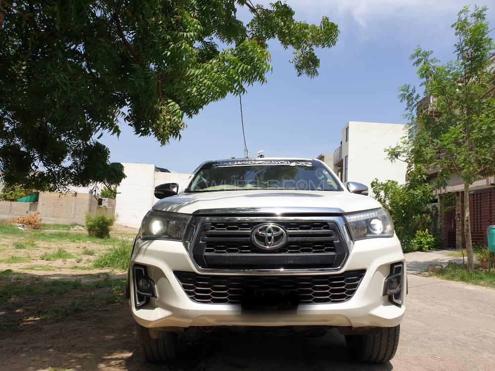 Toyota Hilux 2015 for Sale in Karachi Image-1