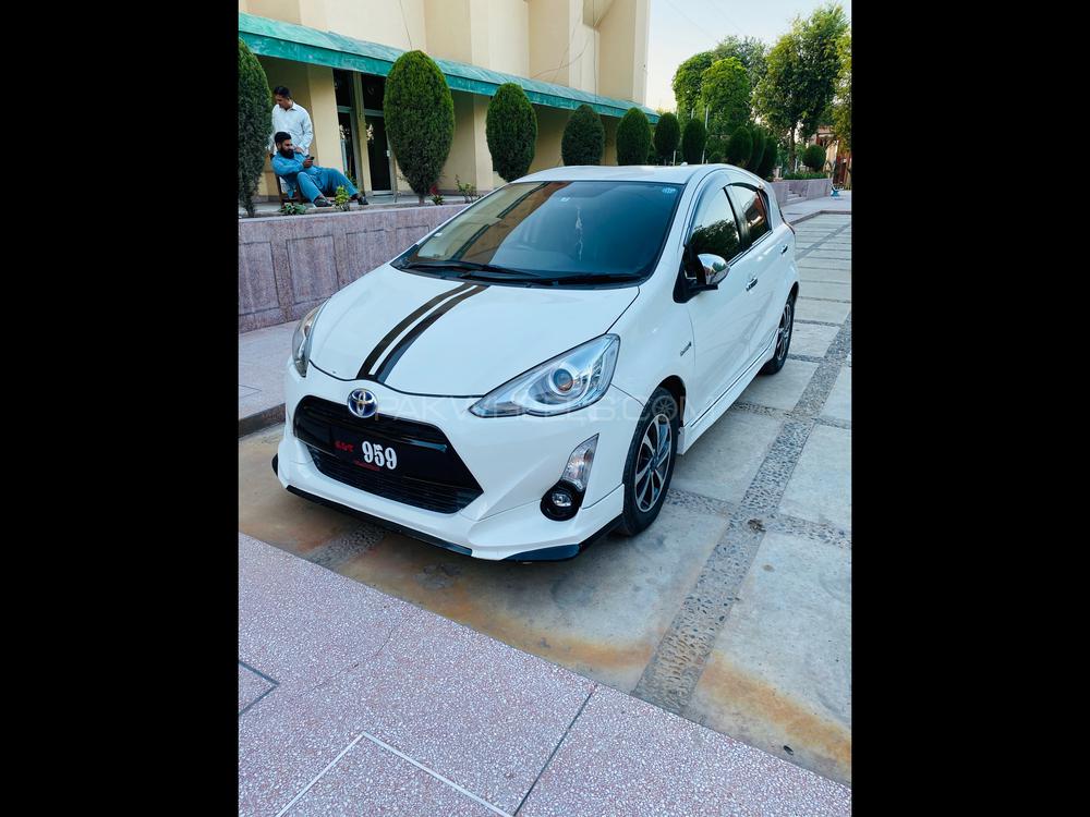 Toyota Aqua 2015 for Sale in Peshawar Image-1
