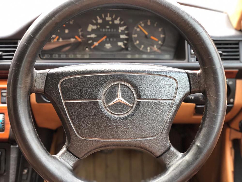 Mercedes Benz 200 D 1993 for Sale in Faisalabad Mercedes Benz 200 D 1993 for Sale in Faisalabad Image-5