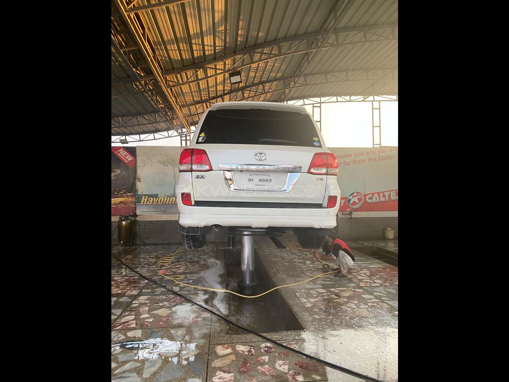 Toyota Land Cruiser 2010 for Sale in Peshawar Toyota Land Cruiser 2010 for Sale in Peshawar Image-5