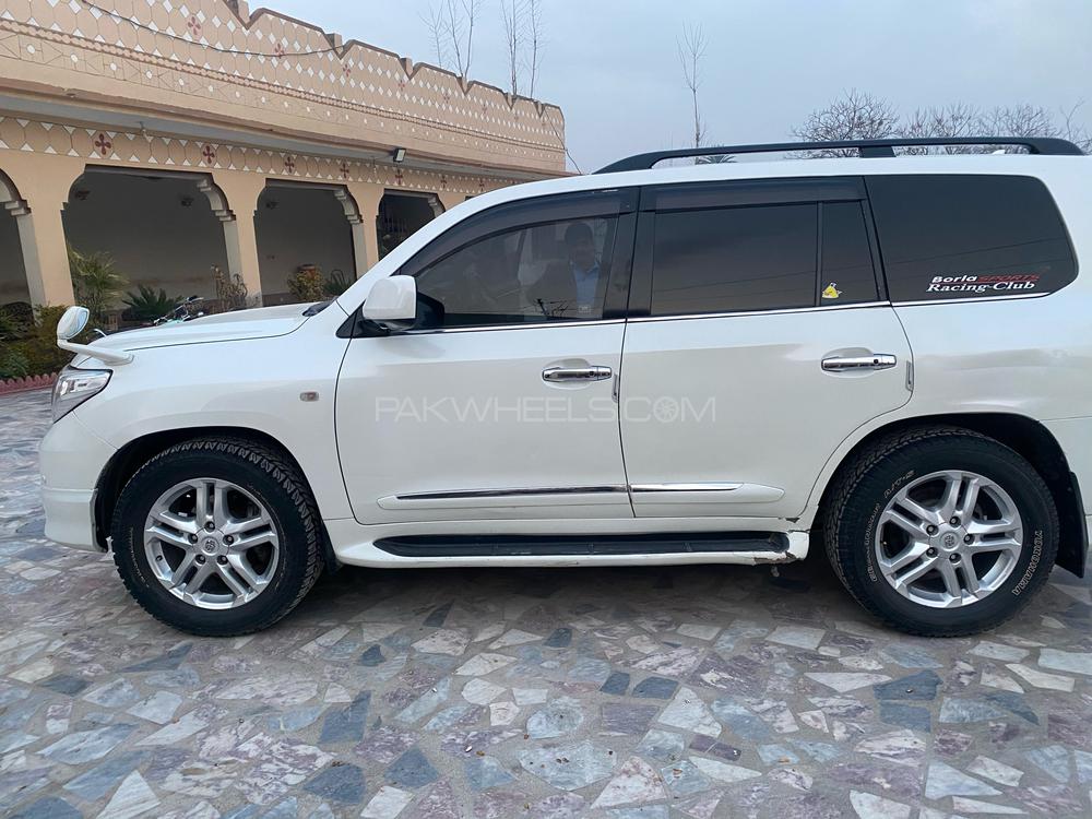 Toyota Land Cruiser 2010 for Sale in Peshawar Toyota Land Cruiser 2010 for Sale in Peshawar Image-10