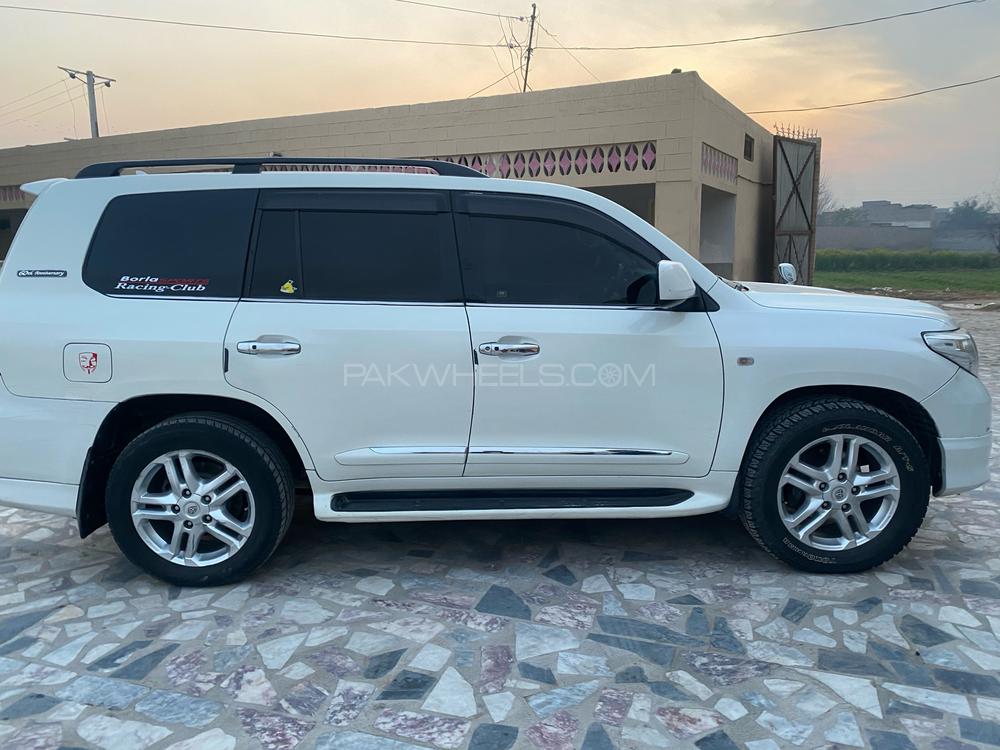 Toyota Land Cruiser 2010 for Sale in Peshawar Toyota Land Cruiser 2010 for Sale in Peshawar Image-11