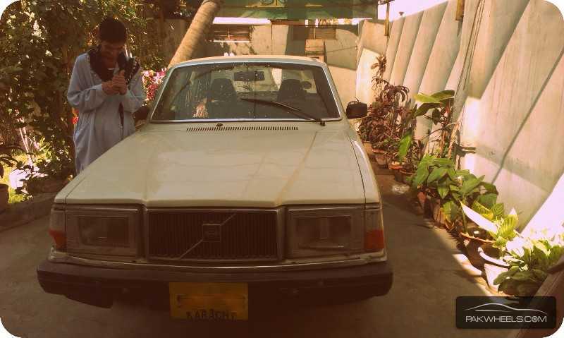 Volvo S40 1983 for Sale in Karachi Image-1