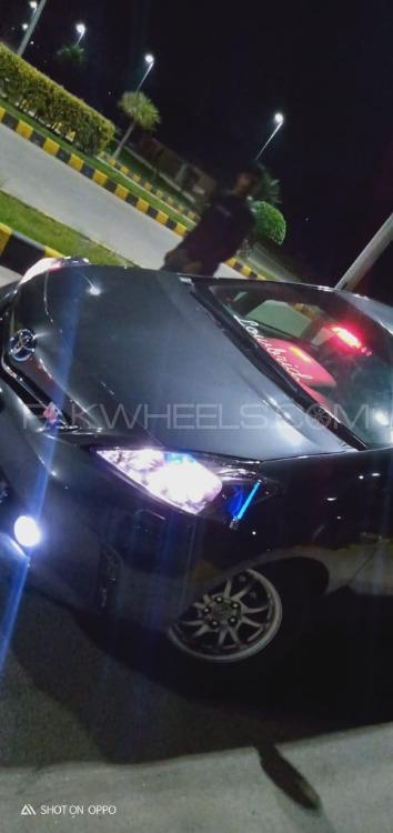 Toyota Prius Alpha - 2015  Toyota Prius Alpha - 2015  Image-4