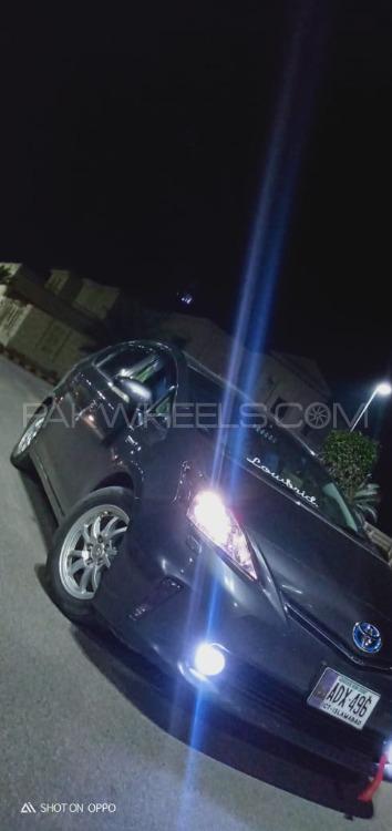 Toyota Prius Alpha - 2015  Toyota Prius Alpha - 2015  Image-5