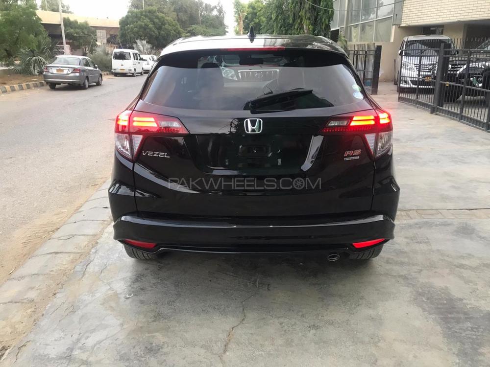 Honda Vezel 2016 for Sale in Karachi Honda Vezel 2016 for Sale in Karachi Image-3