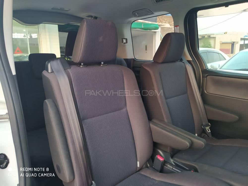 Toyota Noah 2015 for Sale in Peshawar Toyota Noah 2015 for Sale in Peshawar Image-18