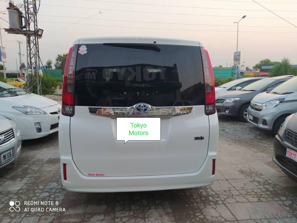 Toyota Noah 2015 for Sale in Peshawar Toyota Noah 2015 for Sale in Peshawar Image-12