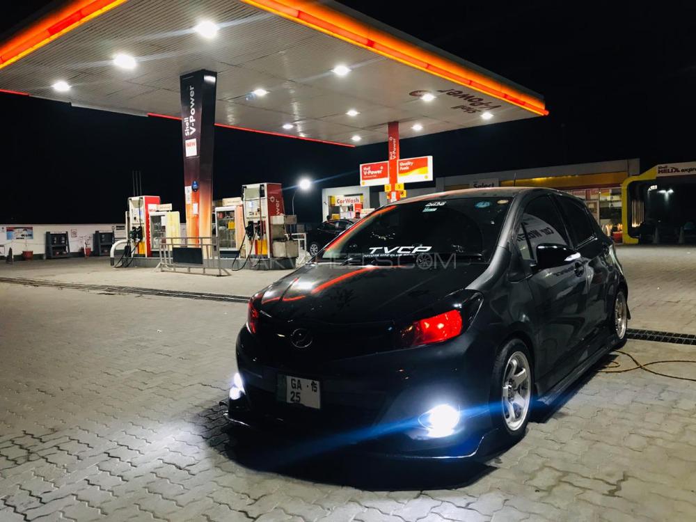 Toyota Vitz - 2015  Toyota Vitz - 2015  Image-2