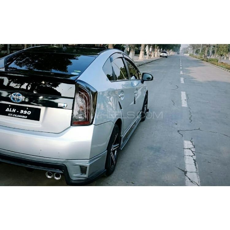 Toyota Prius - 2016  Toyota Prius - 2016  Image-5