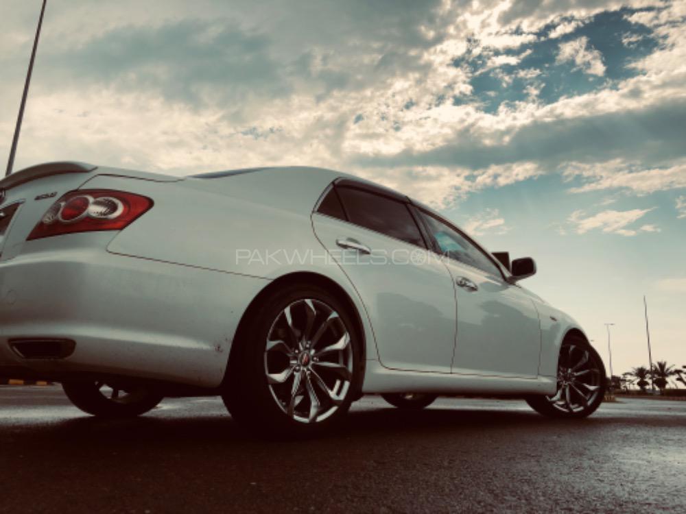 Toyota Mark X - 2006  Toyota Mark X - 2006  Image-2