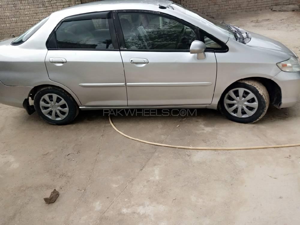 Honda City 2005 for Sale in Rahim Yar Khan Honda City 2005 for Sale in Rahim Yar Khan Image-4