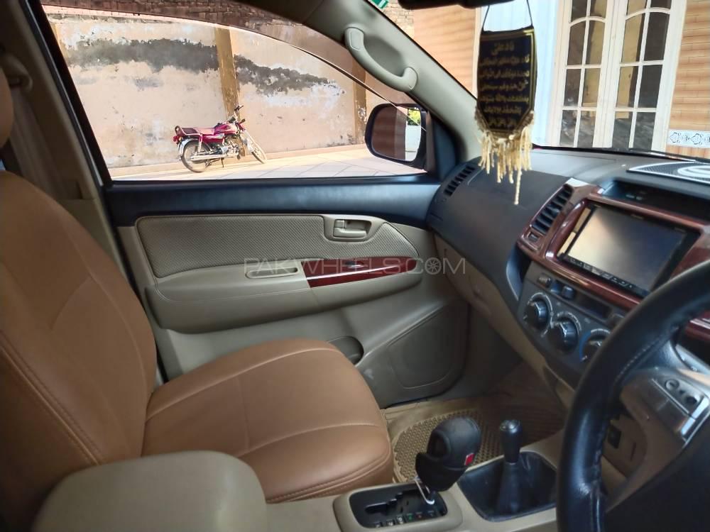 Toyota Hilux 2016 for Sale in Multan Toyota Hilux 2016 for Sale in Multan Image-2