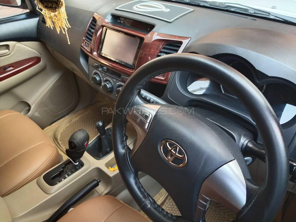 Toyota Hilux 2016 for Sale in Multan Toyota Hilux 2016 for Sale in Multan Image-5