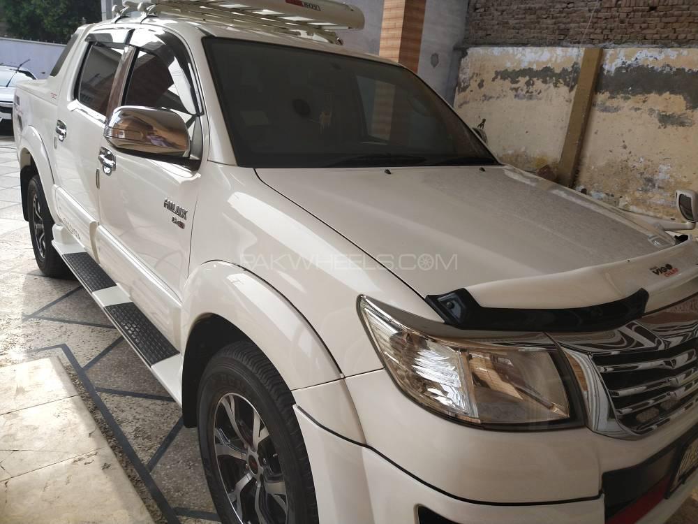 Toyota Hilux 2016 for Sale in Multan Toyota Hilux 2016 for Sale in Multan Image-10