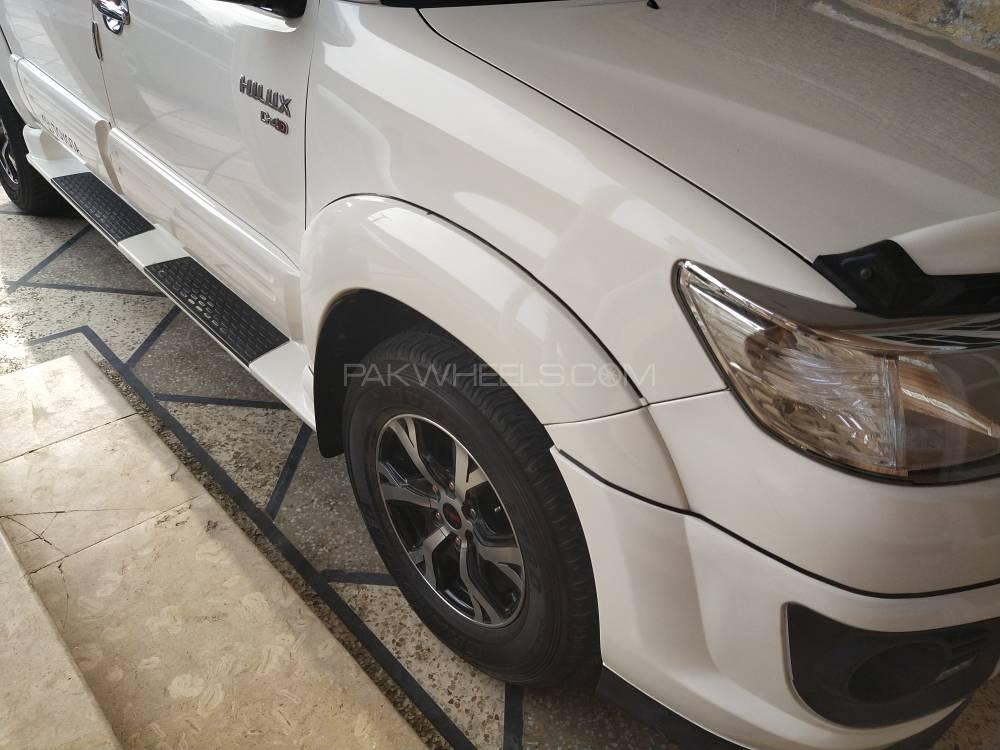 Toyota Hilux 2016 for Sale in Multan Toyota Hilux 2016 for Sale in Multan Image-9