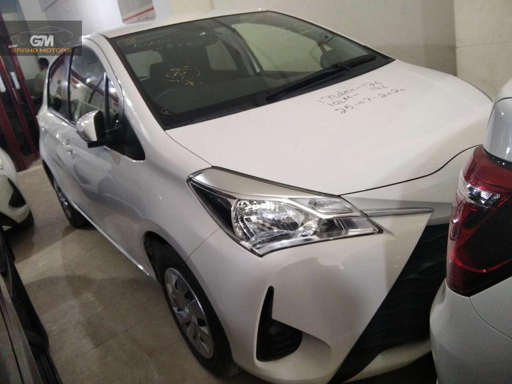 Toyota Vitz 2017 for Sale in Karachi Image-1