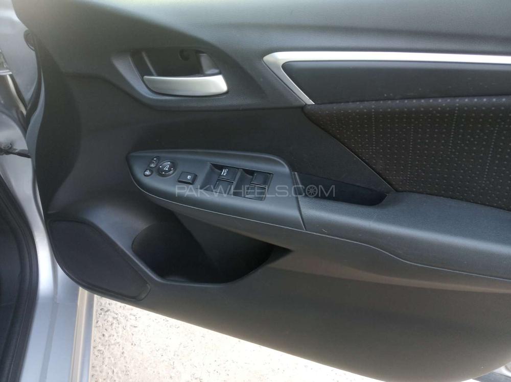 Honda Fit 2015 for Sale in Gujranwala Honda Fit 2015 for Sale in Gujranwala Image-9