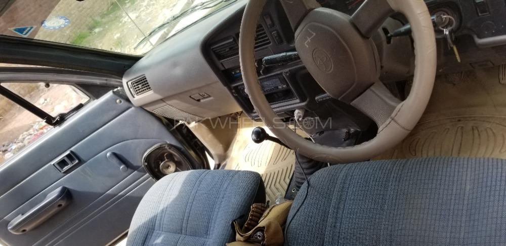 Toyota Pickup 1992 for Sale in Peshawar Toyota Pickup 1992 for Sale in Peshawar Image-5