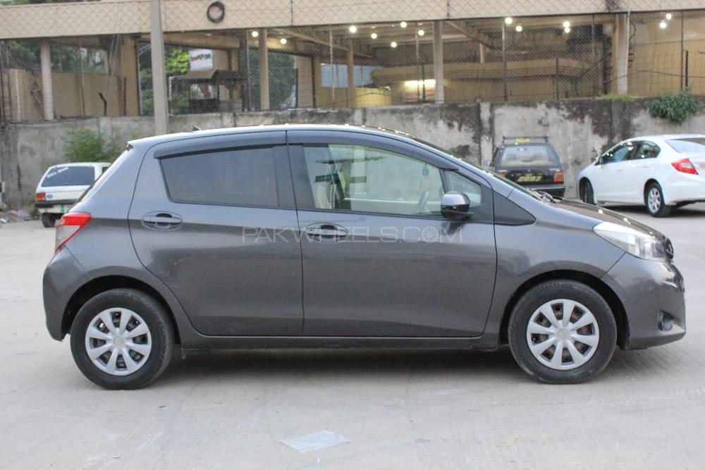 Toyota Vitz 2013 for Sale in Rawalpindi Toyota Vitz 2013 for Sale in Rawalpindi Image-2